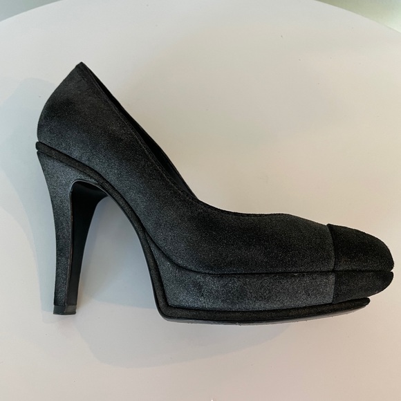 CHANEL CC Logo Metallic Suede Pumps Size 37 - Picture 7 of 16